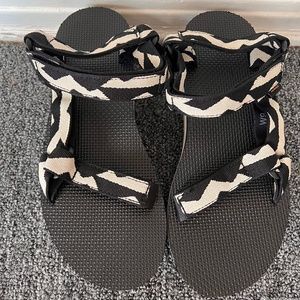 Teva Flatform Universal sandals